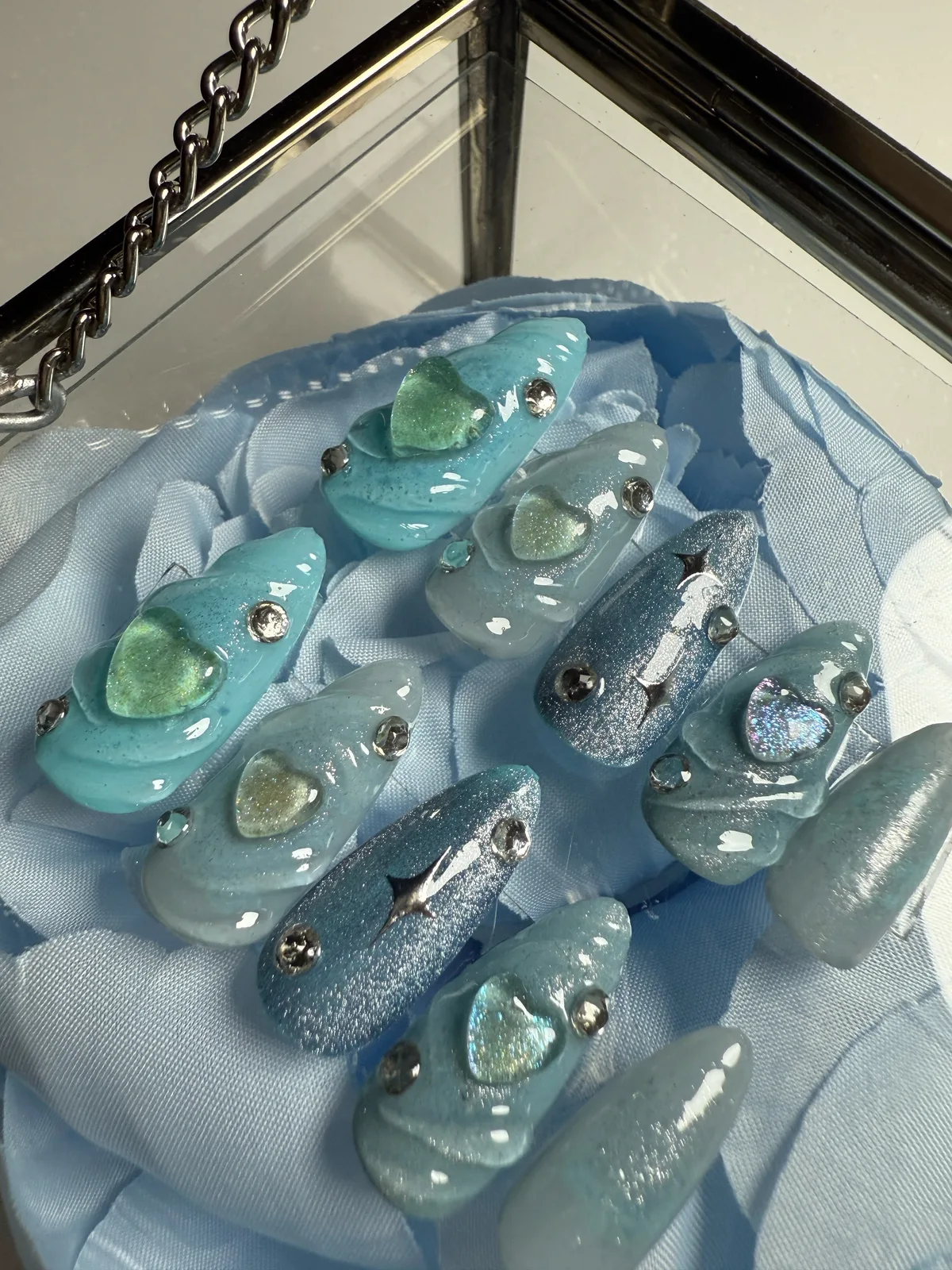 BLUE AURORA HEART. View 3 of 6