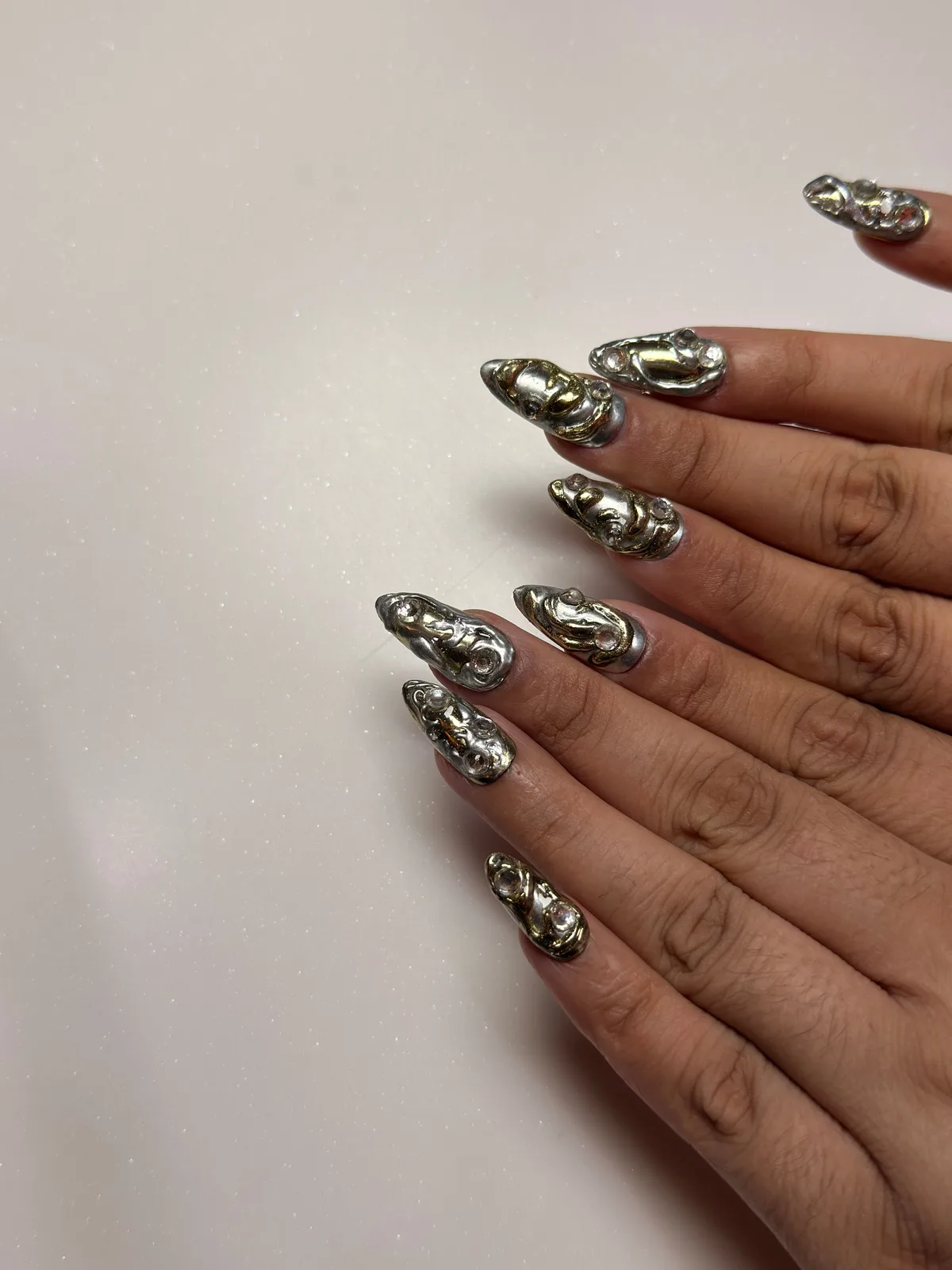 DUALITY OF CHROME. View 4 of 7