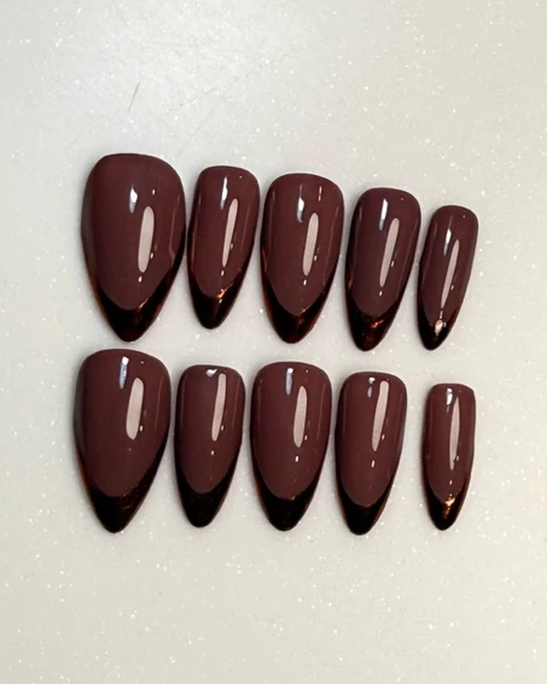 Espresso veil. Hand-painted night of gold press-on nails