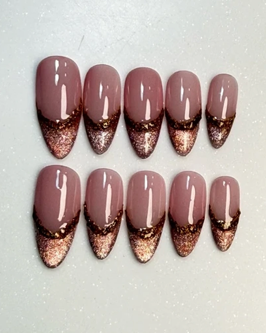 Liquid gold. Hand-painted night of gold press-on nails