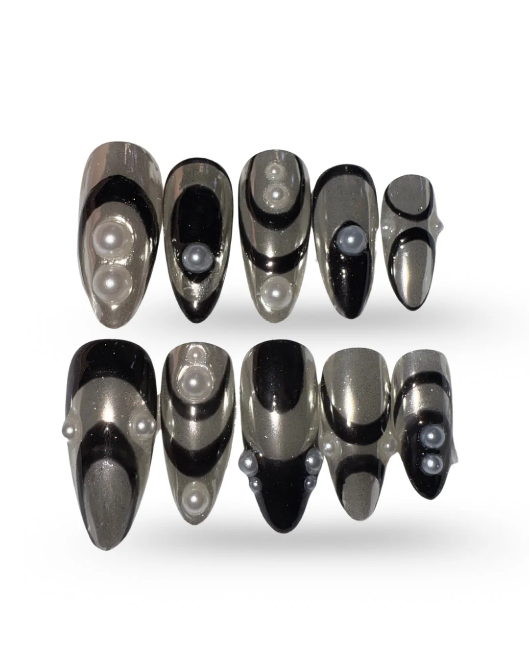 PHANTOM CHROME. Hand-painted chrome press-on nails